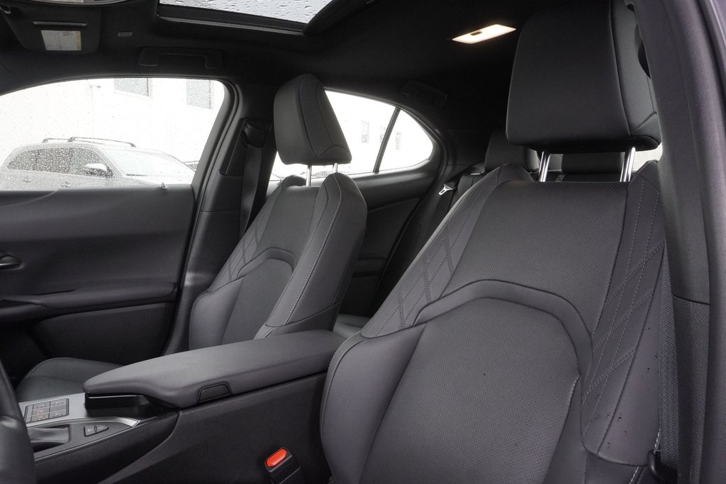 2024 Lexus UX 250h AWD FSPORT DESIGN|CARPLAY|MOONROOF|H/STEERING in Ajax, Ontario at Lexus of Lakeridge - 8 - w1024h768px