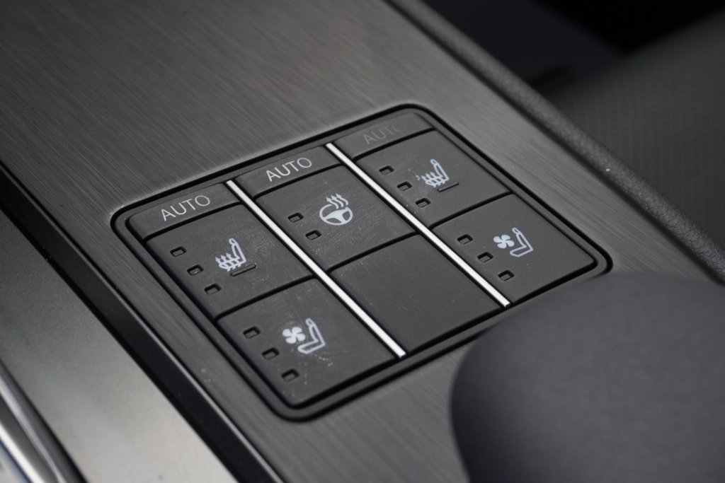 2025 Lexus UX 300h LUXURY|12.3 DISPLAY|NAVI|HUD|WIRELESS|SUNROOF in Ajax, Ontario at Lexus of Lakeridge - 14 - w1024h768px