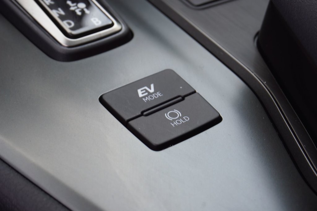 2025 Lexus UX 300h LUXURY|12.3 DISPLAY|NAVI|HUD|WIRELESS|SUNROOF in Ajax, Ontario at Lexus of Lakeridge - 13 - w1024h768px