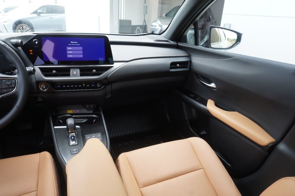 2025 Lexus UX 300h LUXURY|WIRELESS|MOONROOF|H/V SEATS|DASH CAM in Ajax, Ontario at Lexus of Lakeridge - 22 - w1024h768px