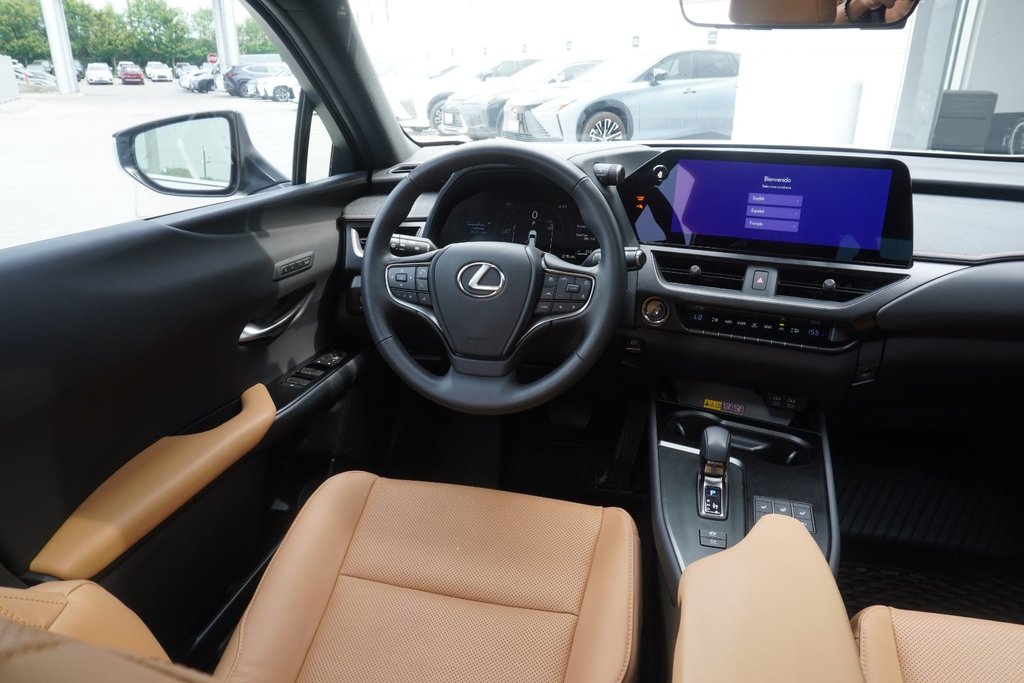 2025 Lexus UX 300h LUXURY|WIRELESS|MOONROOF|H/V SEATS|DASH CAM in Ajax, Ontario at Lexus of Lakeridge - 21 - w1024h768px