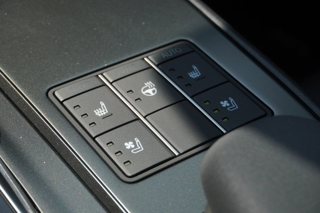 2025 Lexus UX 300h PREMIUM|CARPLAY|H/V FRONT SEATS|MOONROOF in Ajax, Ontario at Lakeridge Auto Gallery - 9 - w1024h768px