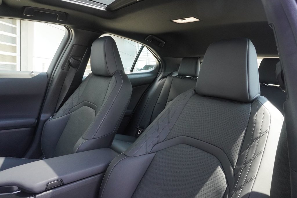 2025 Lexus UX 300h PREMIUM|CARPLAY|H/V FRONT SEATS|MOONROOF in Ajax, Ontario at Lakeridge Auto Gallery - 12 - w1024h768px