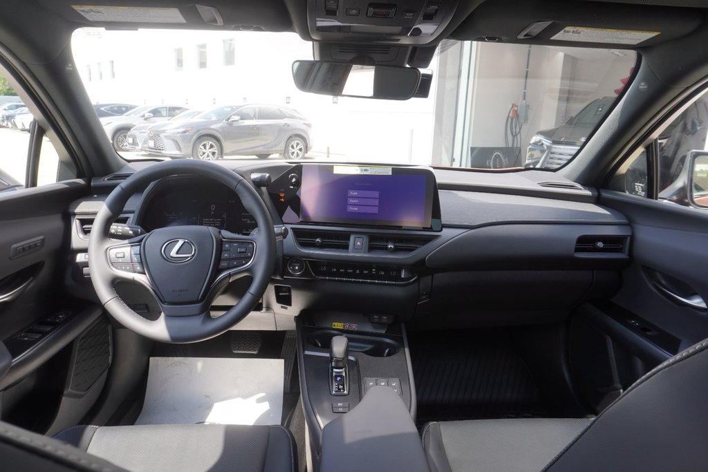 2025 Lexus UX 300h LUXURY|HUD|12.3 DISPLAY|WIRELESS|CARPLAY in Ajax, Ontario at Lakeridge Auto Gallery - 17 - w1024h768px