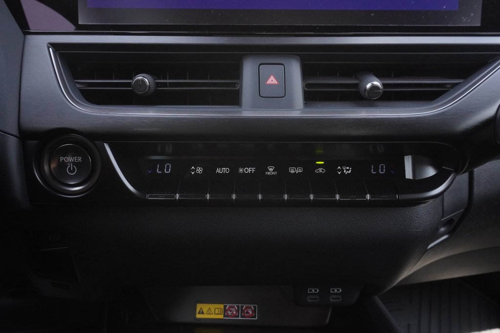 2025 Lexus UX 300h LUXURY|HUD|12.3 DISPLAY|WIRELESS|CARPLAY in Ajax, Ontario at Lakeridge Auto Gallery - 9 - w1024h768px