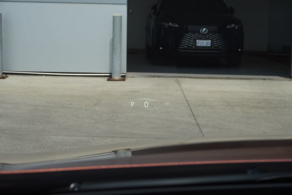 2025 Lexus UX 300h LUXURY|HUD|12.3 DISPLAY|WIRELESS|CARPLAY in Ajax, Ontario at Lakeridge Auto Gallery - 4 - w1024h768px