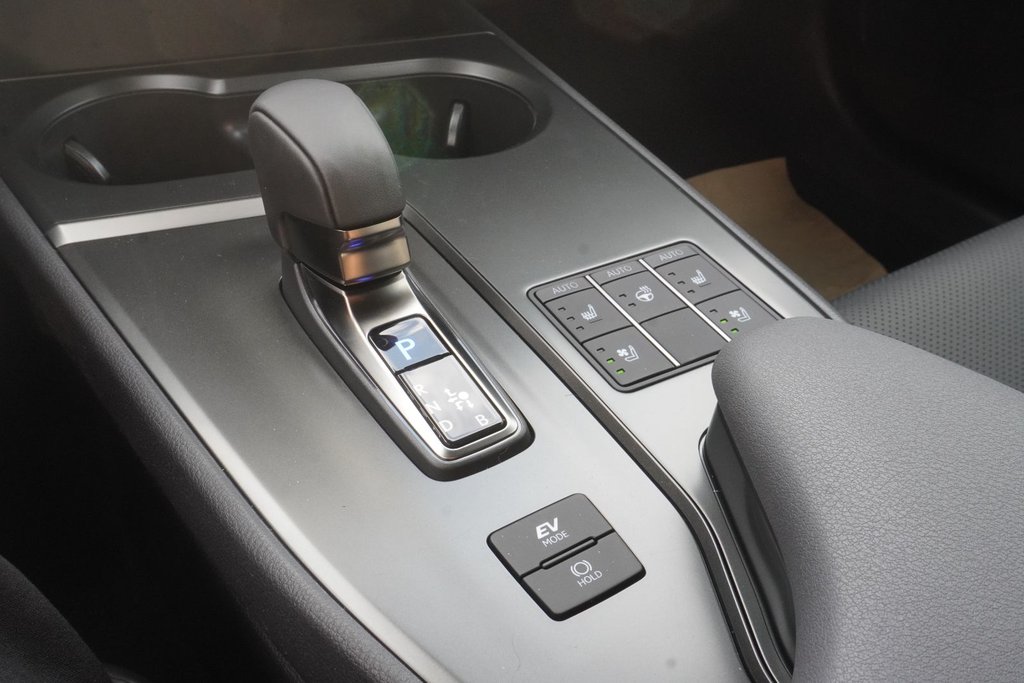 2025 Lexus UX 300h F SPORT DESIGN in Ajax, Ontario at Lexus of Lakeridge - 9 - w1024h768px