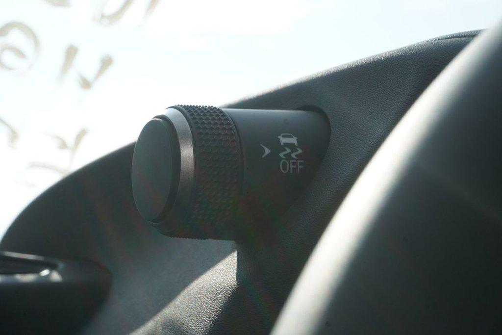 2025 Lexus UX 300h F SPORT DESIGN in Ajax, Ontario at Lexus of Lakeridge - 3 - w1024h768px