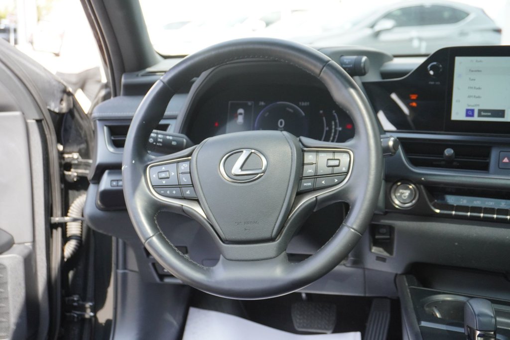 2025 Lexus UX 300h PREMIUM|H/V FRONT SEATS|CARPLAY|MOONROOF in Ajax, Ontario at Lexus of Lakeridge - 16 - w1024h768px