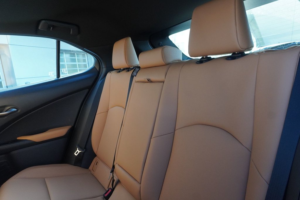 2025 Lexus UX 300h LUXURY|CARPLAY|MEMORY SEATS|BLINDSPOT|SUNROOF in Ajax, Ontario at Lexus of Lakeridge - 16 - w1024h768px