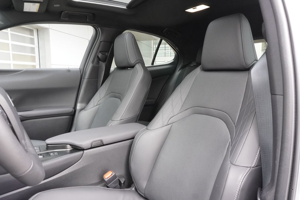 2025 Lexus UX 300h AWD LUXURY|MOONROOF|H/V FRONT SEATS|DASH CAM in Ajax, Ontario at Lexus of Lakeridge - 10 - w1024h768px
