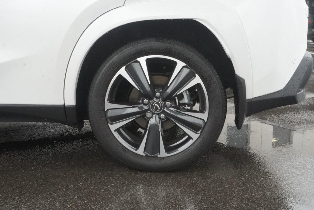 2025 Lexus UX 300h AWD LUXURY|MOONROOF|H/V FRONT SEATS|HUD in Ajax, Ontario at Lexus of Lakeridge - 13 - w1024h768px