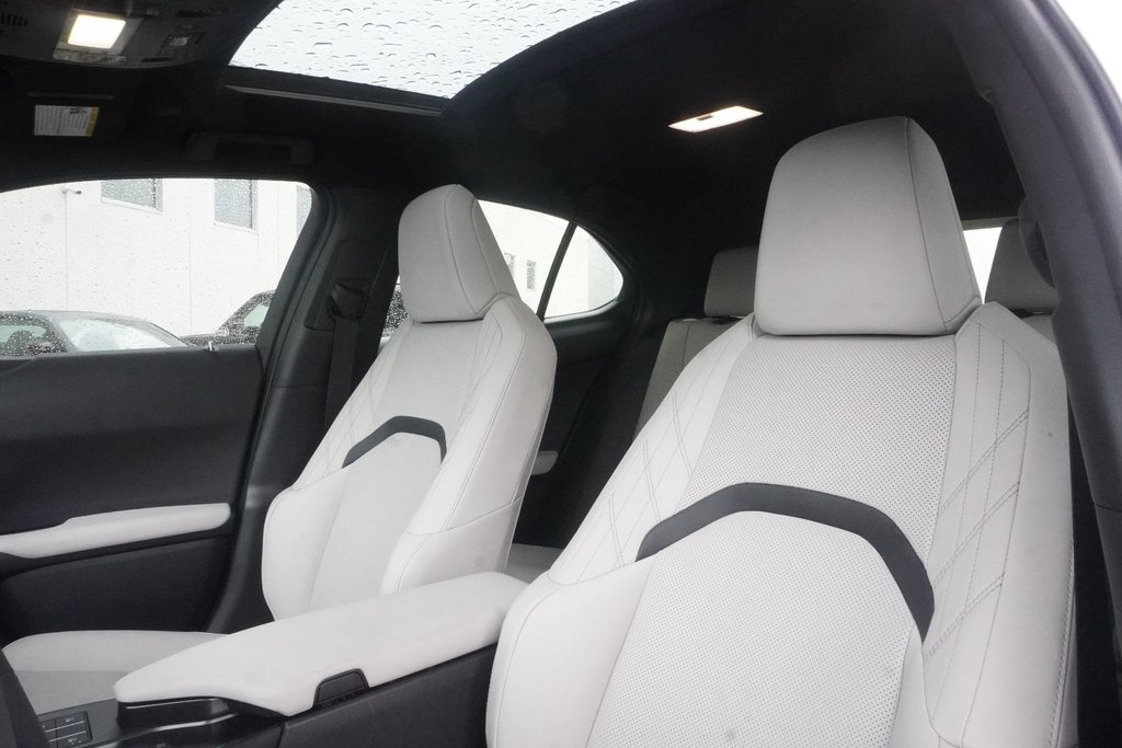 2025 Lexus UX 300h AWD LUXURY|MOONROOF|H/V FRONT SEATS|HUD in Ajax, Ontario at Lexus of Lakeridge - 9 - w1024h768px