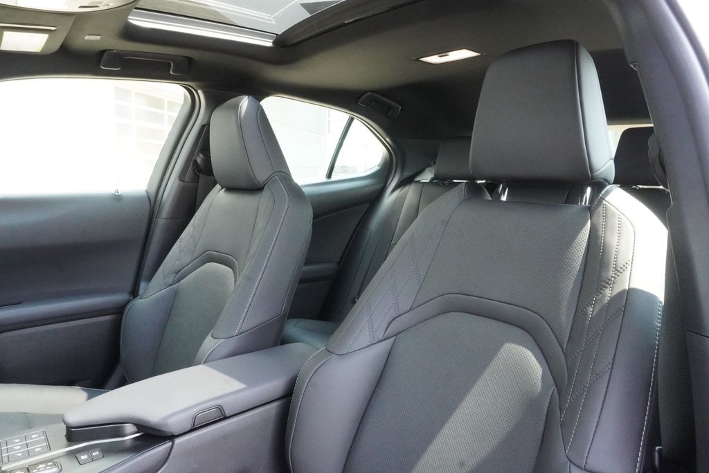 2026 Lexus UX 300h PREMIUM|CARPLAY|BLINDSPOT|H/STEERING|MOONROOF in Ajax, Ontario at Lexus of Lakeridge - 8 - w1024h768px