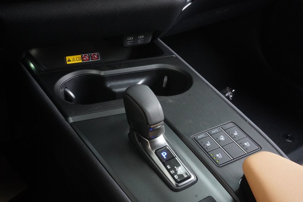 2026 Lexus UX 300h LUXURY|CARPLAY|MEMORY SEATS|BLINDSPOT|SUNROOF in Ajax, Ontario at Lexus of Lakeridge - 6 - w1024h768px
