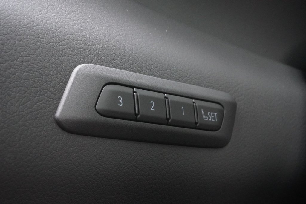 2026 Lexus UX 300h LUXURY|CARPLAY|MEMORY SEATS|BLINDSPOT|SUNROOF in Ajax, Ontario at Lexus of Lakeridge - 7 - w1024h768px