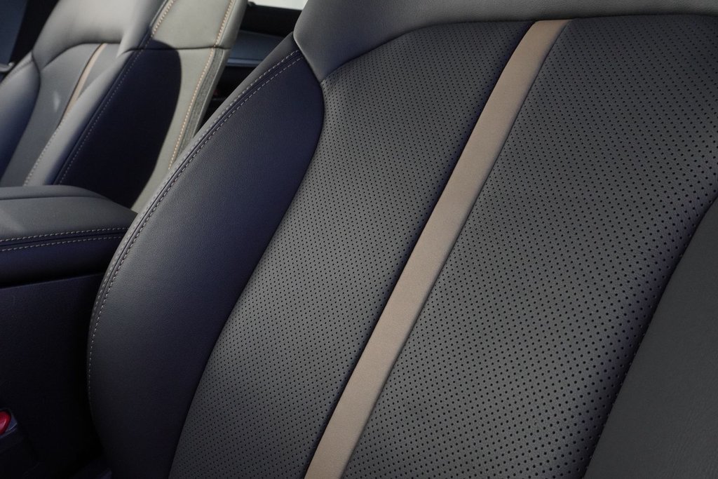 2025 Mazda CX-90 PHEV GT AWD|BOSE|NAVI|360 CAM|PANORAMIC|HUD|7 PASSENGER in Ajax, Ontario at Lexus of Lakeridge - 11 - w1024h768px