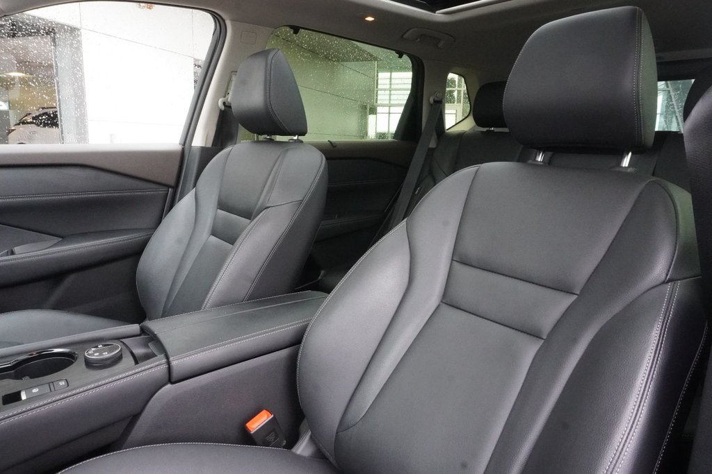 2023 Nissan Rogue SL AWD|CARPLAY|PANORAMIC|HEATED SEATS|360 CAM in Ajax, Ontario at Lexus of Lakeridge - 10 - w1024h768px