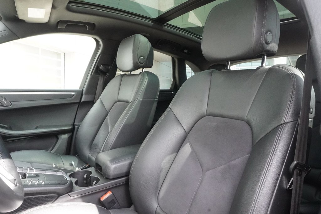 2020 Porsche Macan |PANORAMIC|NAVI|CARPLAY|HEATED FRONT SEATS in Ajax, Ontario at Lexus of Lakeridge - 8 - w1024h768px
