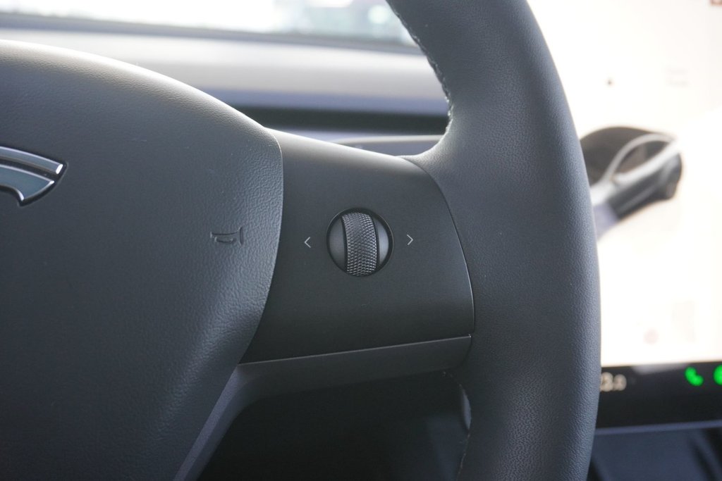 2024 Tesla Model Y LONG RANGE|360 CAM|WIRELESS|PANORAMIC|WOOD TRIM in Ajax, Ontario at Lexus of Lakeridge - 4 - w1024h768px