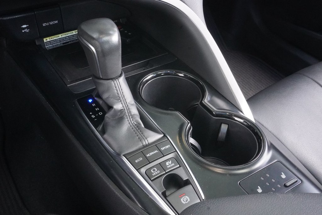 2019 Toyota Camry Hybrid SE|MOONROOF|HEATED FRONT SEATS|CARPLAY in Ajax, Ontario at Lexus of Lakeridge - 5 - w1024h768px