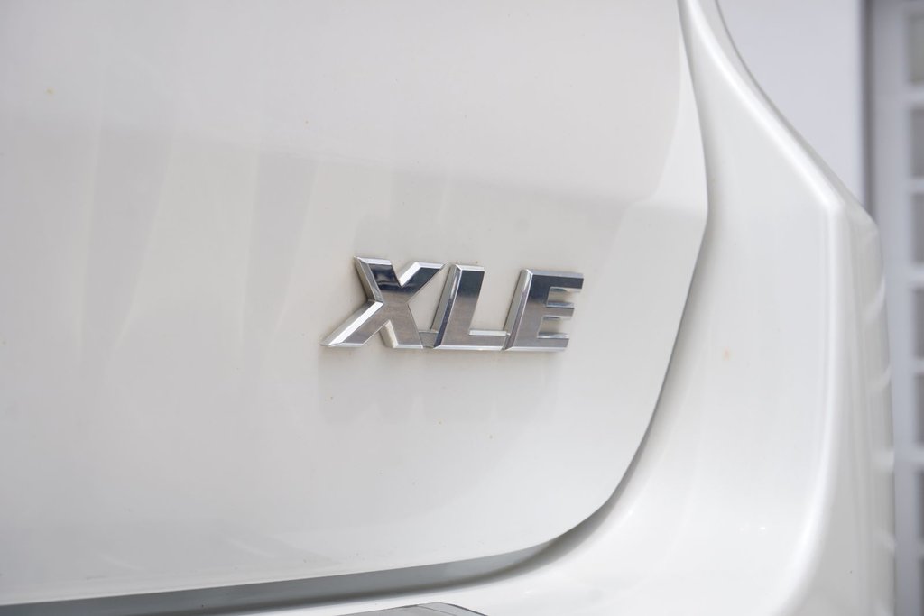 2019 Toyota Highlander XLE AWD|NAVI|MOONROOF|HYBRID|B/SPOT|HEATING SEATS in Ajax, Ontario at Lexus of Lakeridge - 21 - w1024h768px
