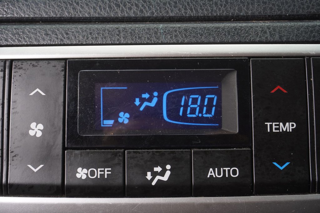 2019 Toyota Highlander XLE AWD|NAVI|MOONROOF|HYBRID|B/SPOT|HEATING SEATS in Ajax, Ontario at Lexus of Lakeridge - 13 - w1024h768px