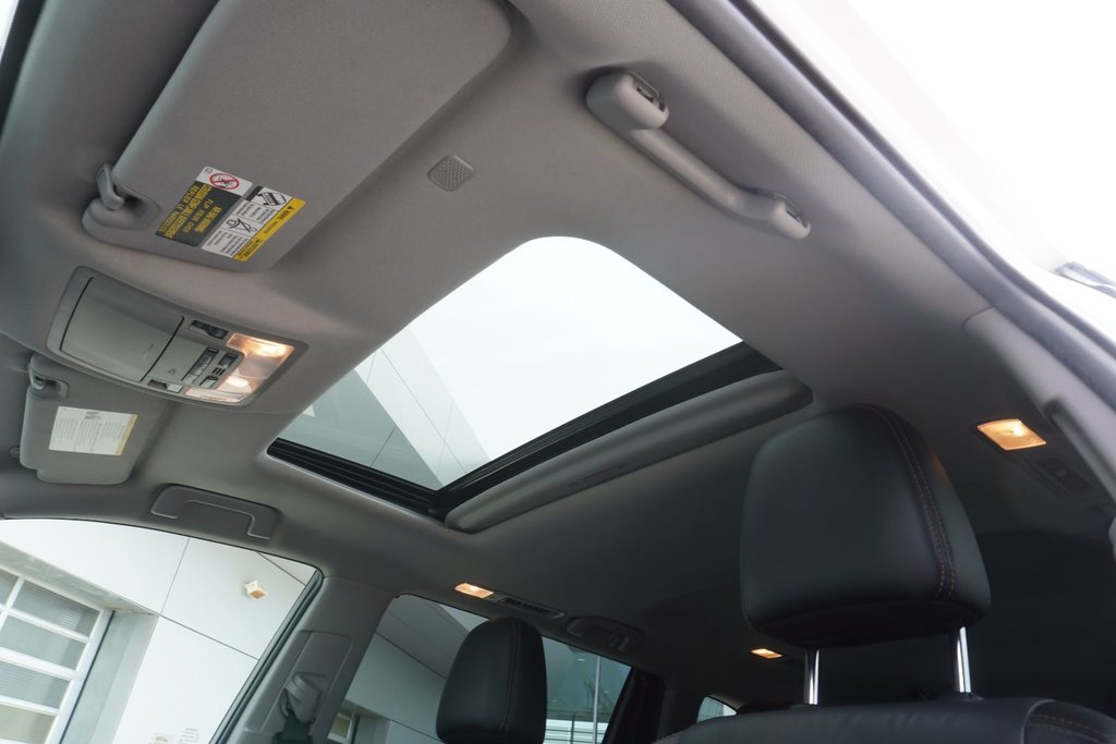 2019 Toyota Highlander XLE AWD|NAVI|MOONROOF|HYBRID|B/SPOT|HEATING SEATS in Ajax, Ontario at Lexus of Lakeridge - 9 - w1024h768px