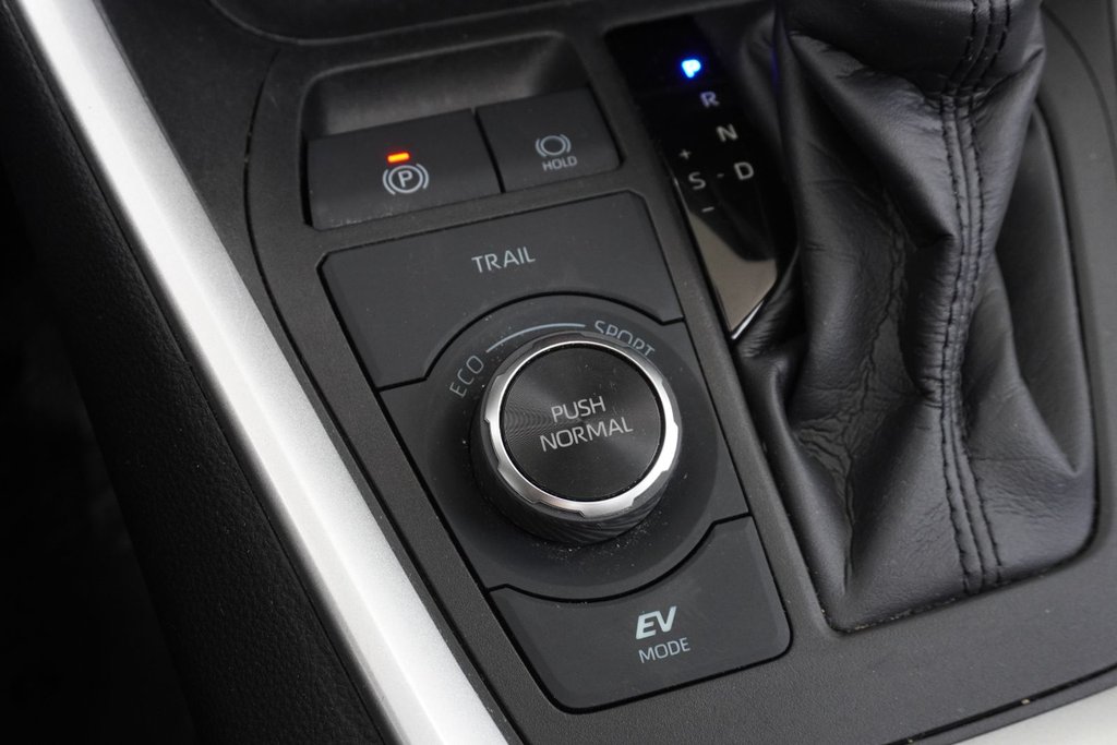 2022 Toyota RAV4 Hybrid SE AWD|MOONROOF|HEATED FRONT SEATS|NAVI|H/STEERING in Ajax, Ontario at Lexus of Lakeridge - 11 - w1024h768px