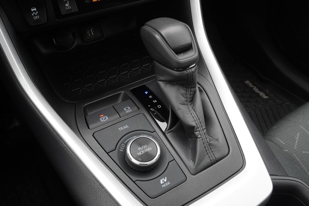 2024 Toyota RAV4 Hybrid XLE AWD|H/STEERING|MOONROOF|HEATED FRONT SEATS in Ajax, Ontario at Lexus of Lakeridge - 7 - w1024h768px