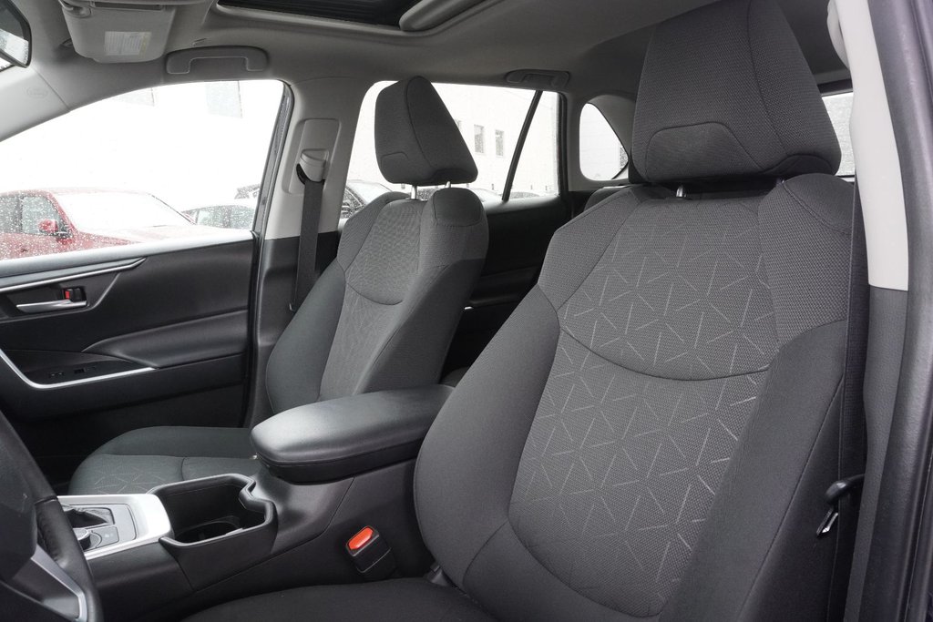 2024 Toyota RAV4 Hybrid XLE AWD|H/STEERING|MOONROOF|HEATED FRONT SEATS in Ajax, Ontario at Lexus of Lakeridge - 9 - w1024h768px