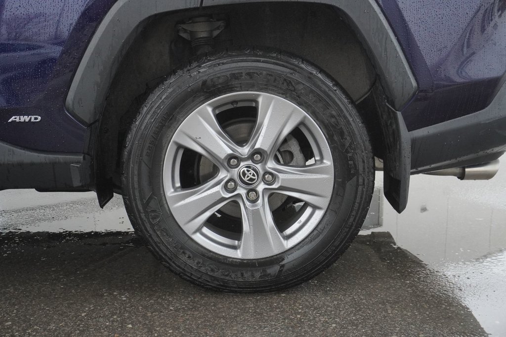2024 Toyota RAV4 Hybrid XLE AWD|H/STEERING|MOONROOF|HEATED FRONT SEATS in Ajax, Ontario at Lexus of Lakeridge - 11 - w1024h768px