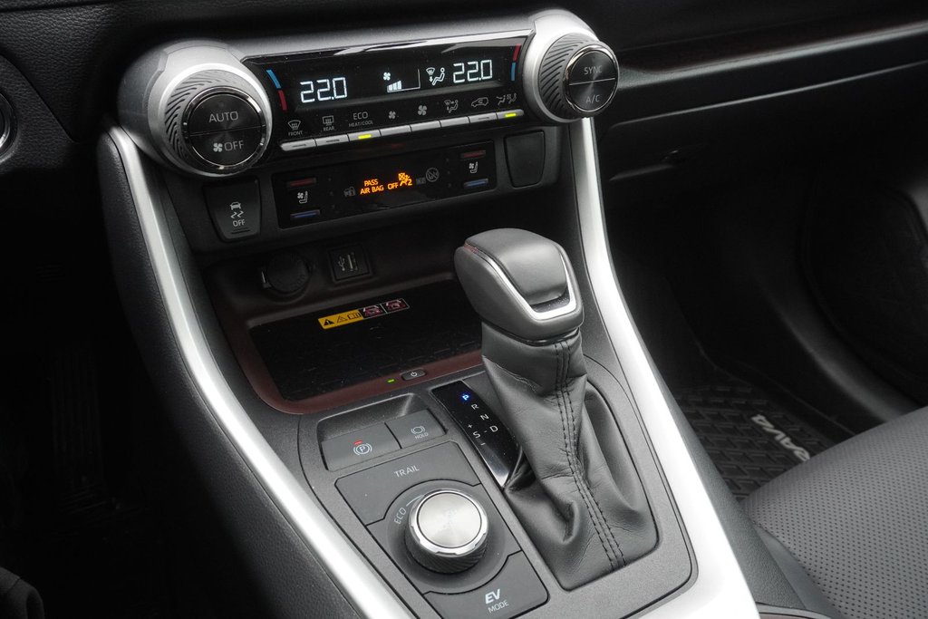 2025 Toyota RAV4 Hybrid LIMITED AWD|JBL|WIRELESS|DIGITAL REAR MIRROR in Ajax, Ontario at Lexus of Lakeridge - 8 - w1024h768px