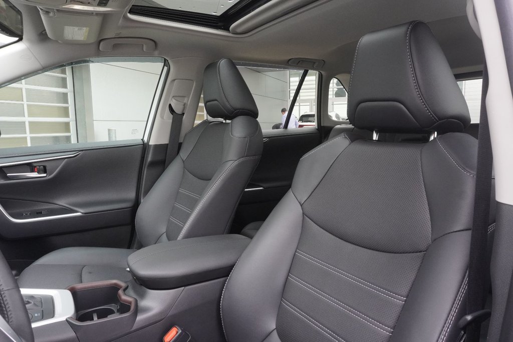 2025 Toyota RAV4 Hybrid LIMITED AWD|JBL|WIRELESS|DIGITAL REAR MIRROR in Ajax, Ontario at Lexus of Lakeridge - 10 - w1024h768px