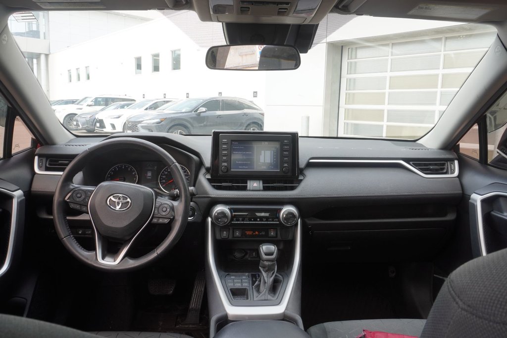 2020 Toyota RAV4 AWD XLE|BLINDSPOT|MOONROOF|H/STEERING|CARPLAY in Ajax, Ontario at Lakeridge Auto Gallery - 14 - w1024h768px