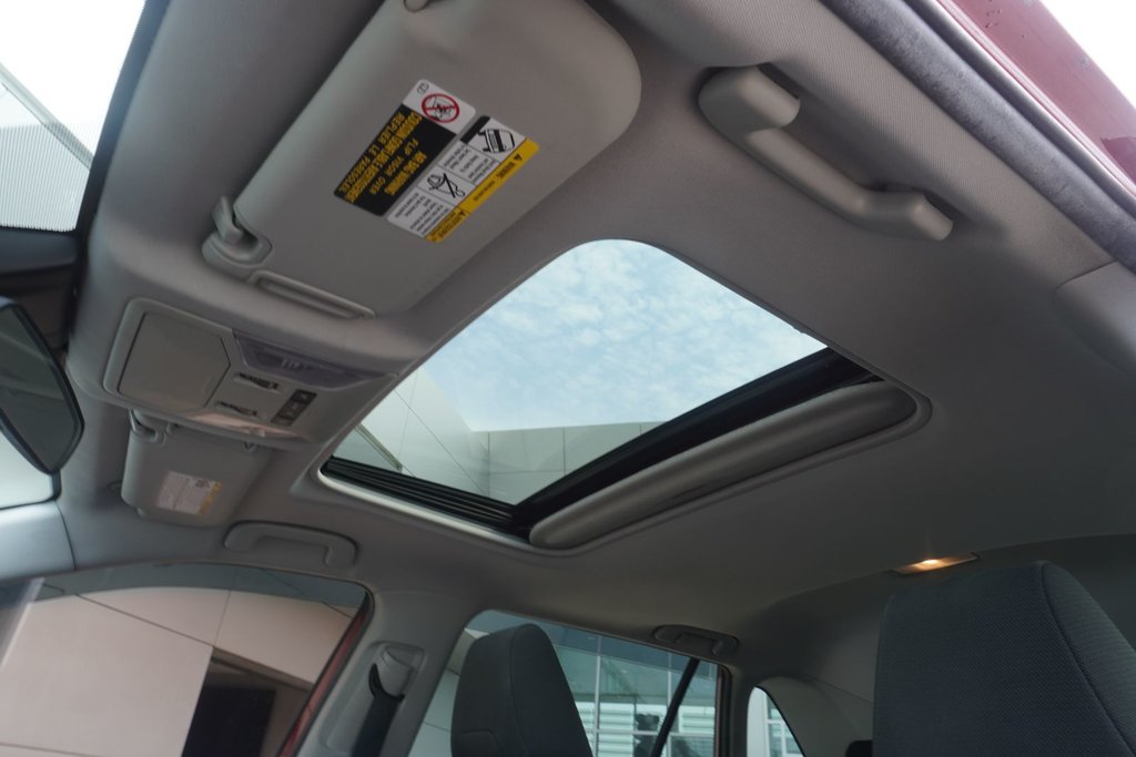 2020 Toyota RAV4 AWD XLE|BLINDSPOT|MOONROOF|H/STEERING|CARPLAY in Ajax, Ontario at Lakeridge Auto Gallery - 11 - w1024h768px
