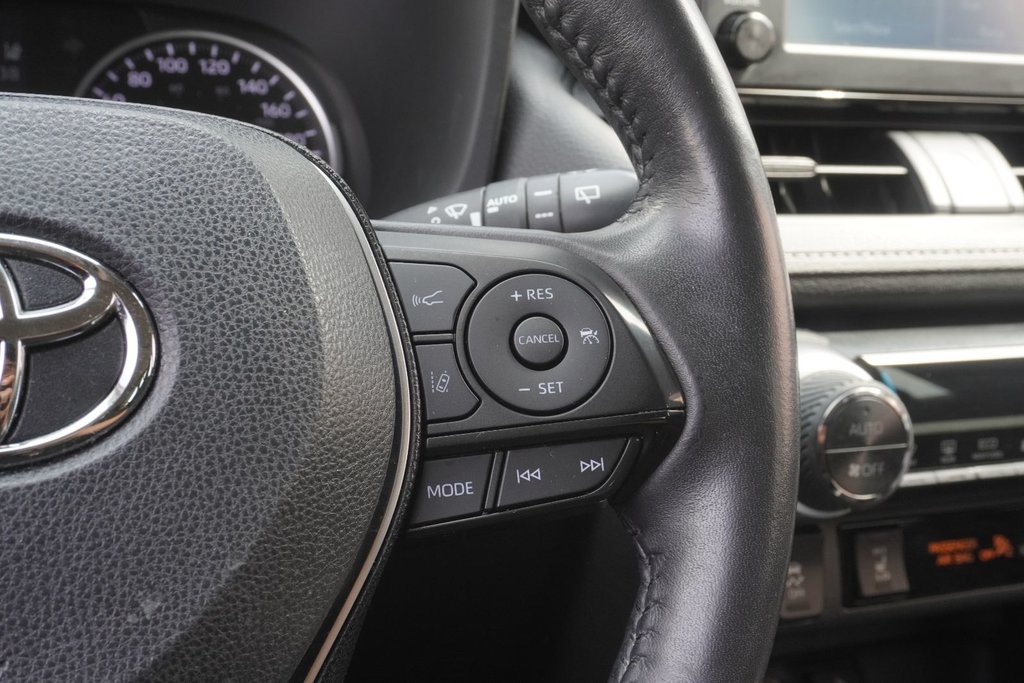 2020 Toyota RAV4 AWD XLE|BLINDSPOT|MOONROOF|H/STEERING|CARPLAY in Ajax, Ontario at Lakeridge Auto Gallery - 7 - w1024h768px