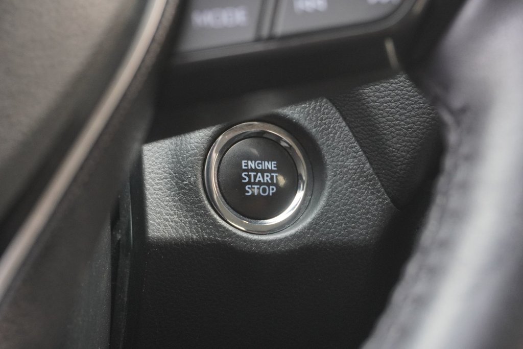 2020 Toyota RAV4 AWD XLE|BLINDSPOT|MOONROOF|H/STEERING|CARPLAY in Ajax, Ontario at Lakeridge Auto Gallery - 8 - w1024h768px