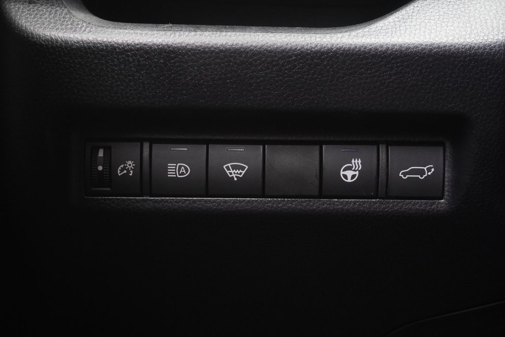 2020 Toyota RAV4 AWD XLE|BLINDSPOT|MOONROOF|H/STEERING|CARPLAY in Ajax, Ontario at Lakeridge Auto Gallery - 3 - w1024h768px