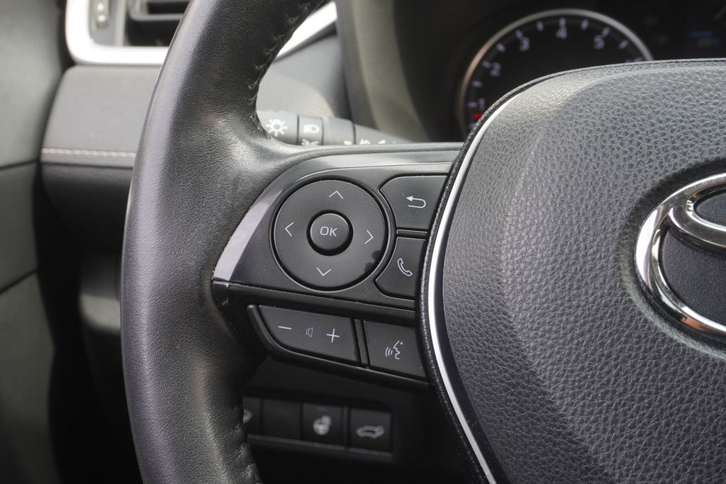 2020 Toyota RAV4 AWD XLE|BLINDSPOT|MOONROOF|H/STEERING|CARPLAY in Ajax, Ontario at Lakeridge Auto Gallery - 6 - w1024h768px
