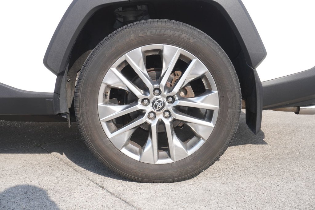 2021 Toyota RAV4 XLE PREMIUM|HEATED FRONT SEATS|MOONROOF|BLINDSPOT in Ajax, Ontario at Lakeridge Auto Gallery - 16 - w1024h768px