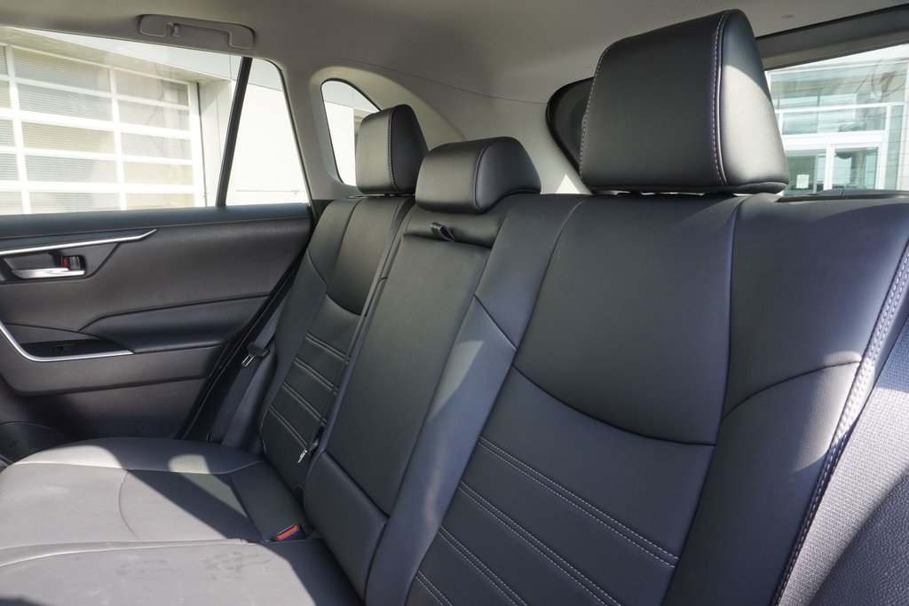 2021 Toyota RAV4 XLE PREMIUM|HEATED FRONT SEATS|MOONROOF|BLINDSPOT in Ajax, Ontario at Lakeridge Auto Gallery - 13 - w1024h768px