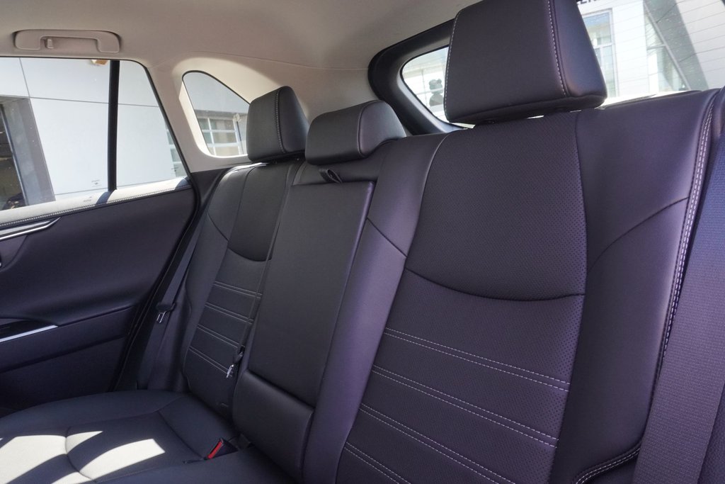 2025 Toyota RAV4 LIMITED|10.3 DISPLAY|JBL|CARPLAY|MOONROOF|WIRELESS in Ajax, Ontario at Lakeridge Auto Gallery - 14 - w1024h768px