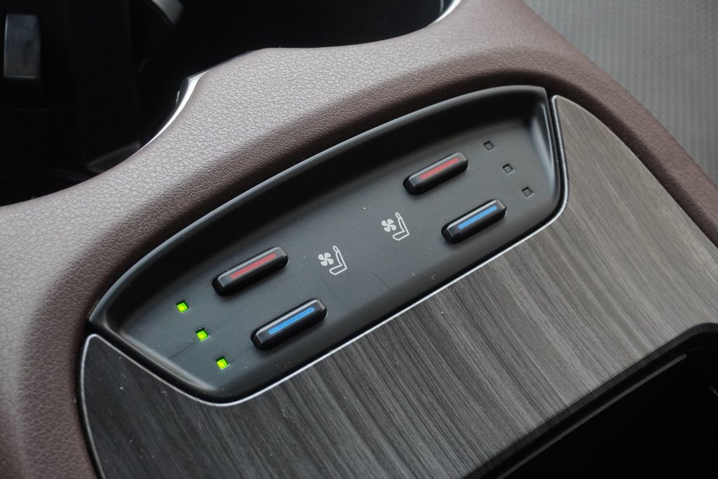 2021 Toyota VENZA HYBRID XLE|JBL|NAVI|WIRELESS|H/V FRONT SEATS|H/STEERING in Ajax, Ontario at Lexus of Lakeridge - 15 - w1024h768px