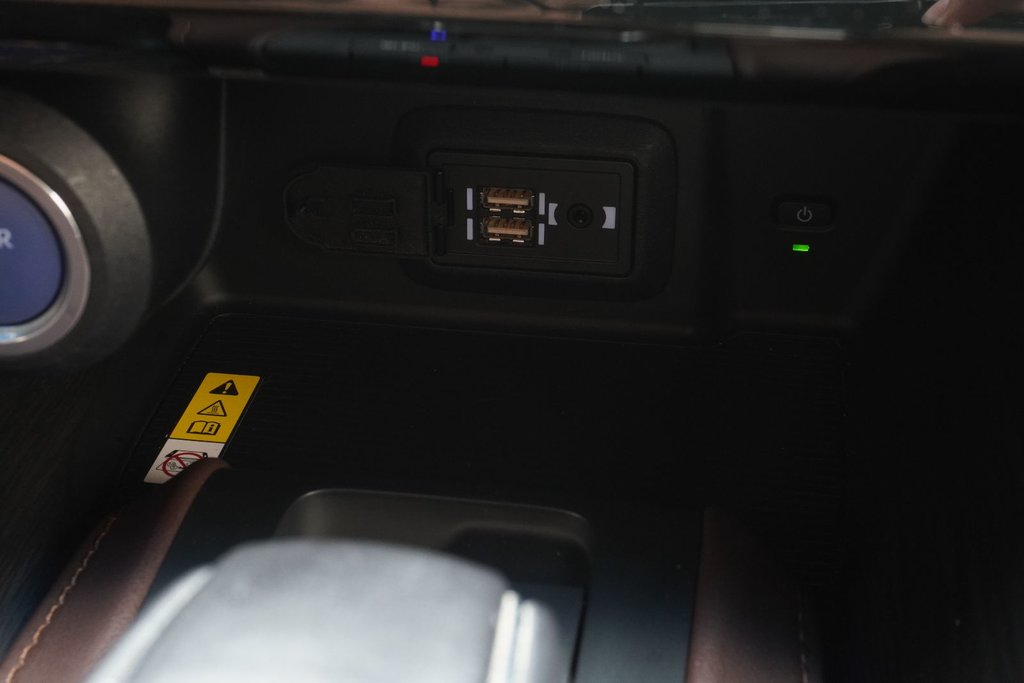 2021 Toyota VENZA HYBRID XLE|JBL|NAVI|WIRELESS|H/V FRONT SEATS|H/STEERING in Ajax, Ontario at Lexus of Lakeridge - 12 - w1024h768px