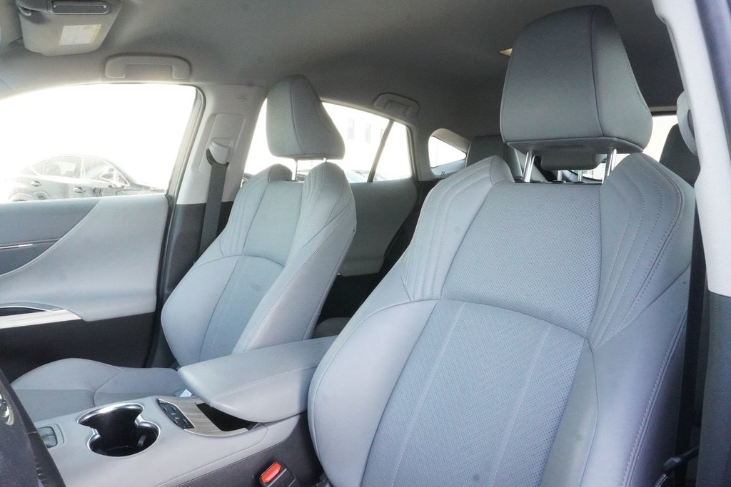 2022 Toyota Venza Hybrid XLE|JBL|H/V FRONT SEATS|WIRELESS|H/STEERING|NAVI in Ajax, Ontario at Lexus of Lakeridge - 10 - w1024h768px