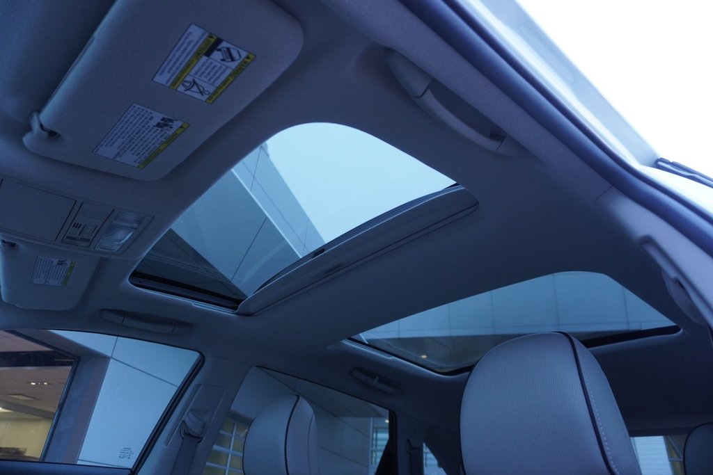 2013 Toyota Venza AWD TOURING|HEATED FRONT SEATS|NAVI|BACK UP CAMERA in Ajax, Ontario at Lexus of Lakeridge - 10 - w1024h768px