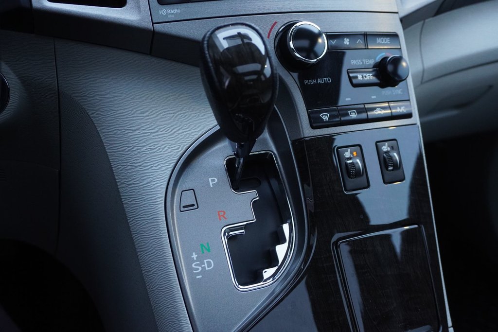 2013 Toyota Venza AWD TOURING|HEATED FRONT SEATS|NAVI|BACK UP CAMERA in Ajax, Ontario at Lexus of Lakeridge - 9 - w1024h768px