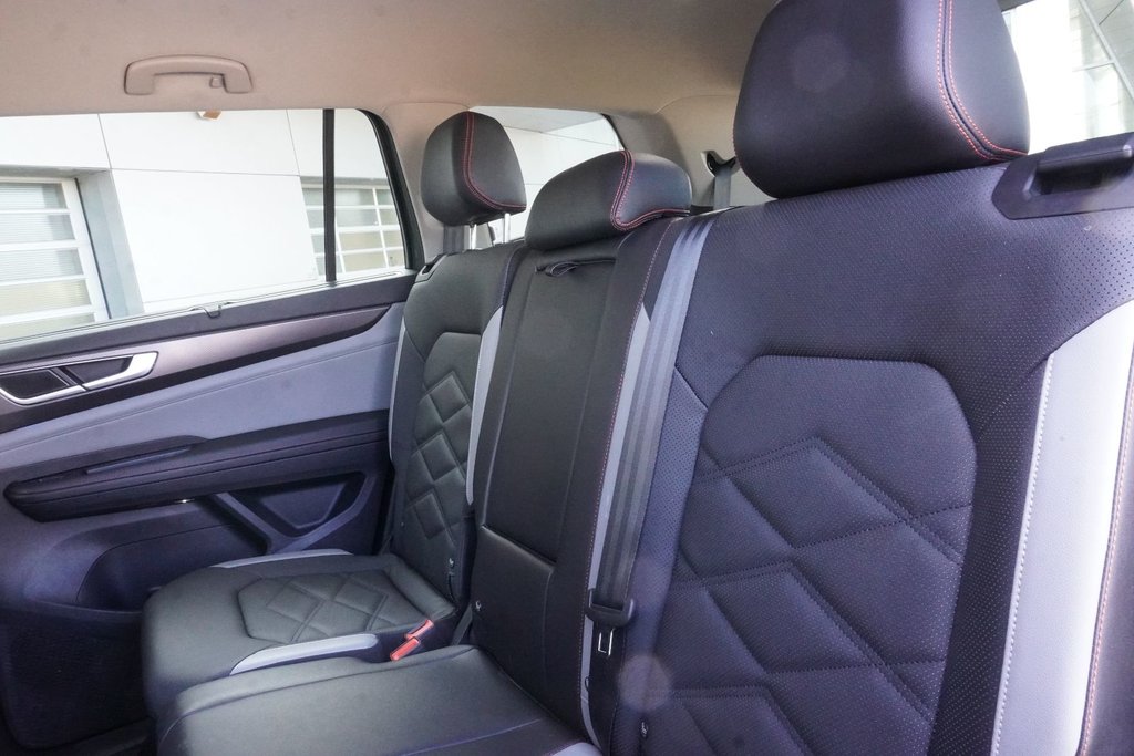 2024 Volkswagen Atlas PEAK EDITION 4MOTION|H/V FRONT SEATS|CARPLAY in Ajax, Ontario at Lexus of Lakeridge - 10 - w1024h768px