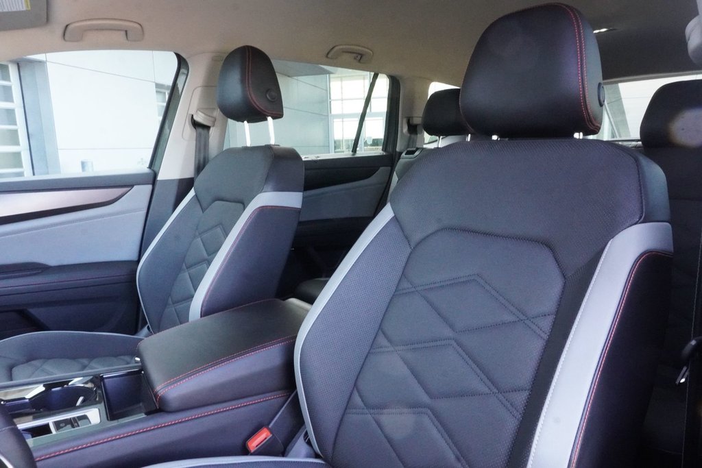 2024 Volkswagen Atlas PEAK EDITION 4MOTION|H/V FRONT SEATS|CARPLAY in Ajax, Ontario at Lexus of Lakeridge - 8 - w1024h768px